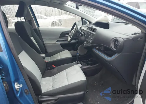 2013 Toyota Prius C Three from USA, damaged, VIN JTDKDTB31D1035975